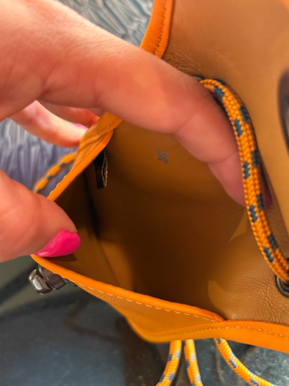Coach Turnlock Pouch 10 New Mango/Orange Mini Crossbody - Picture 7 of 7